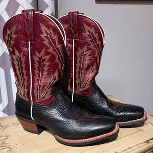 Ariat Men’s Cowboy Boots with Bootjack